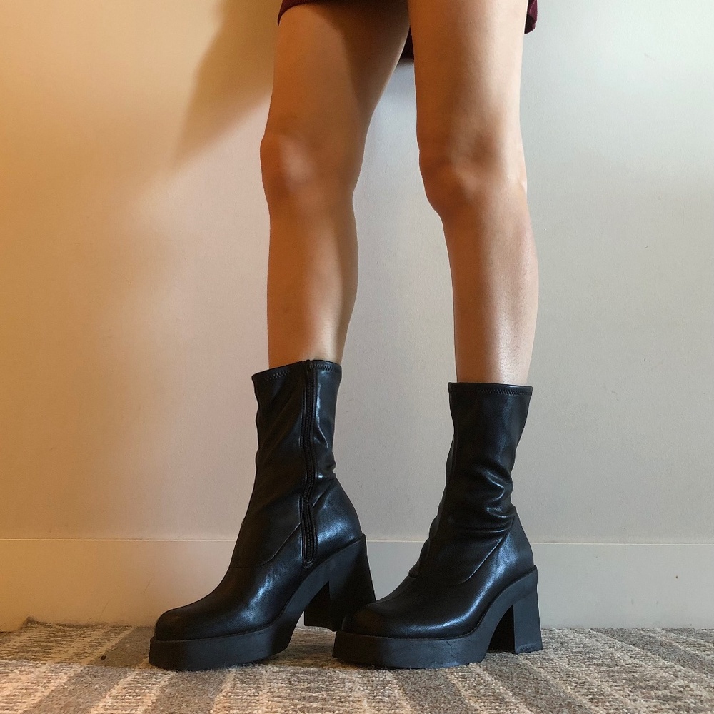 Steve Madden Platform Black Boots